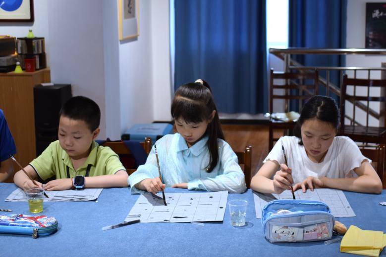 童心載墨香，墨韻促成長.docx