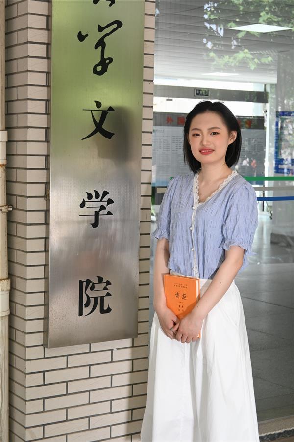 圖為 嚴(yán)鋆 通訊員 莊娜 攝.jpg 圖為 嚴(yán)鋆 通訊員 莊娜 攝.jpg