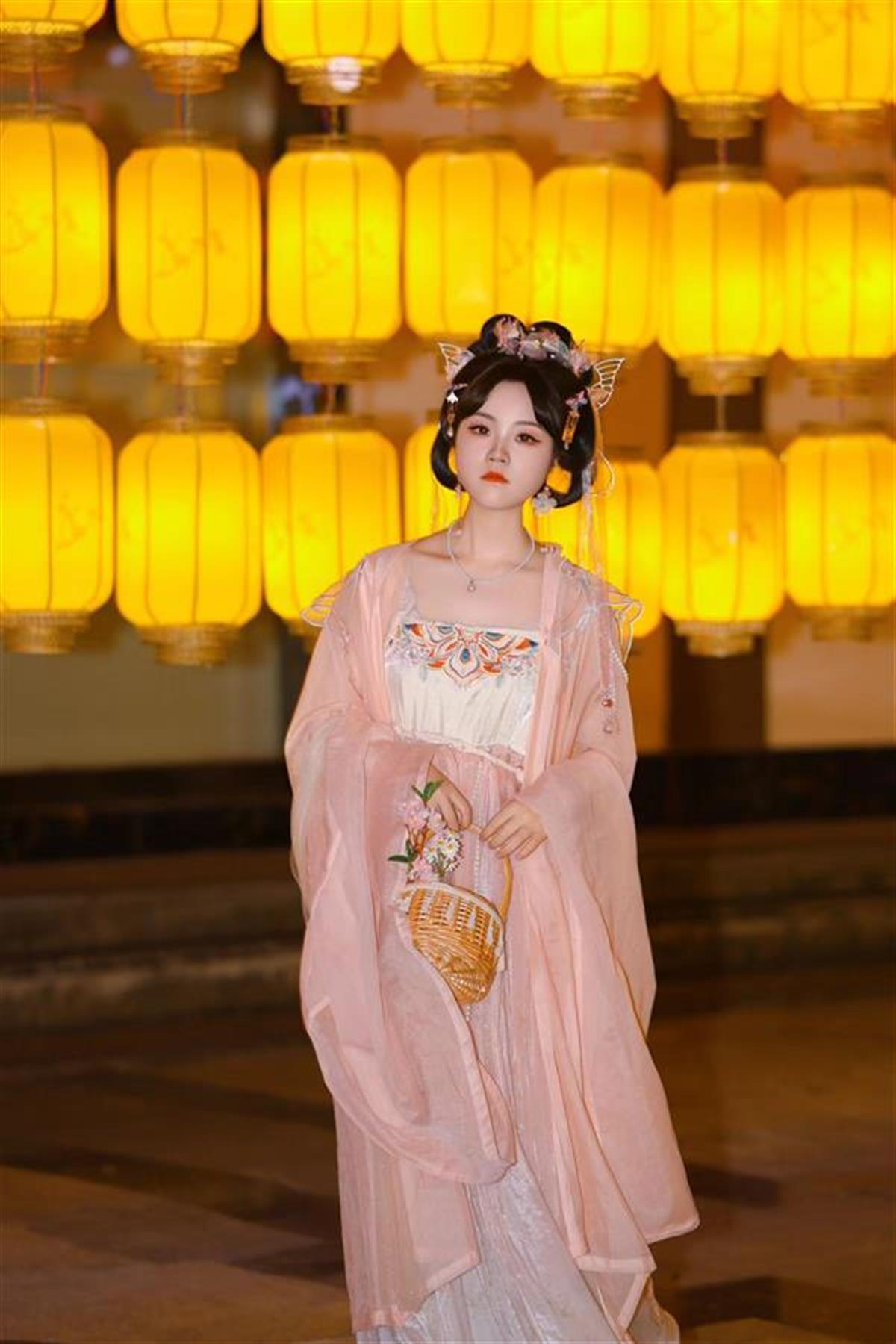 圖為生物科學(師范)專業李燦.jpg 圖為生物科學(師范)專業李燦.jpg