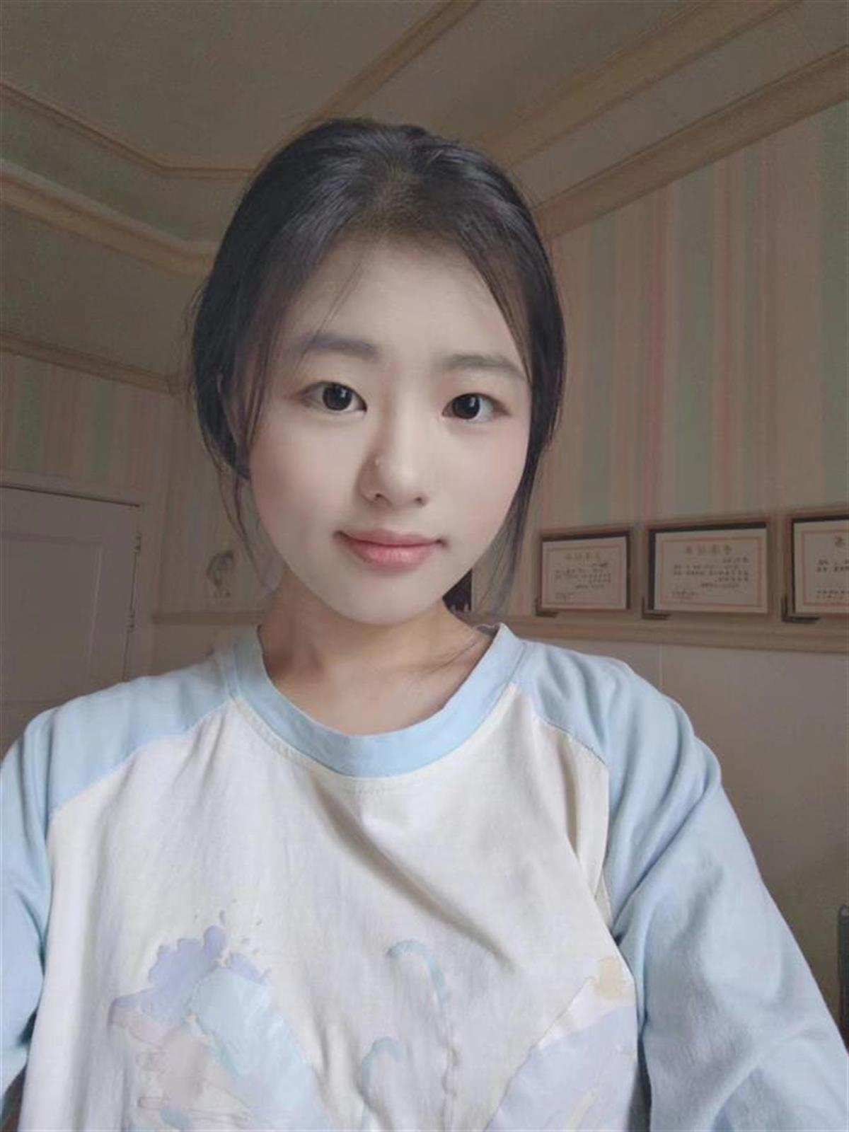 圖為微電子科學與工程專業李燦.jpg 圖為微電子科學與工程專業李燦.jpg